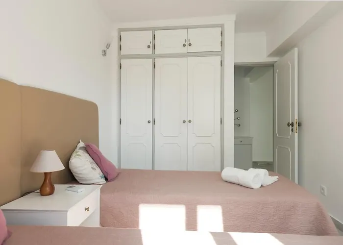 Chantal Apartment - Near The Beach - Quarteira